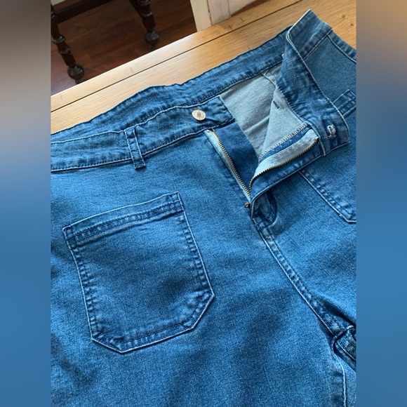 Never Worn XL Stretchy Flare Jeans - Picture 5 of 5